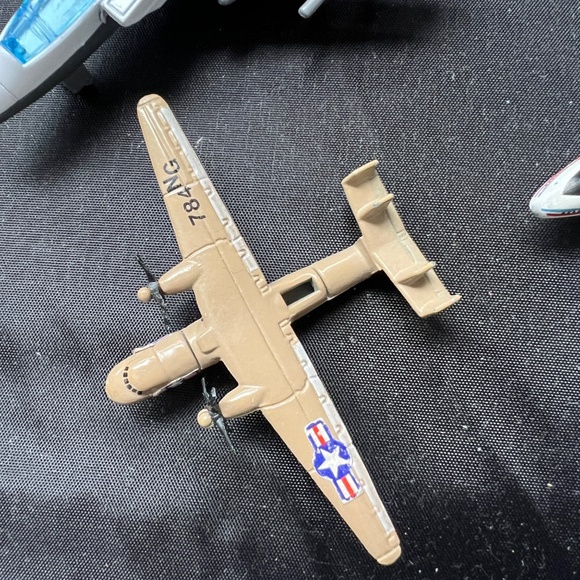 Lot of 7 Metal Die-Cast Planes Pullback Fighter China Airlines Assorted Sizes - Picture 9 of 9